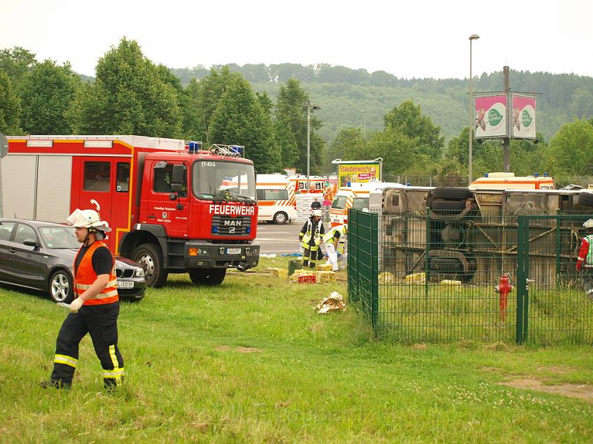 Schwerer Unfall mit Reisebus Lohmar Donrather Dreieck P224.JPG